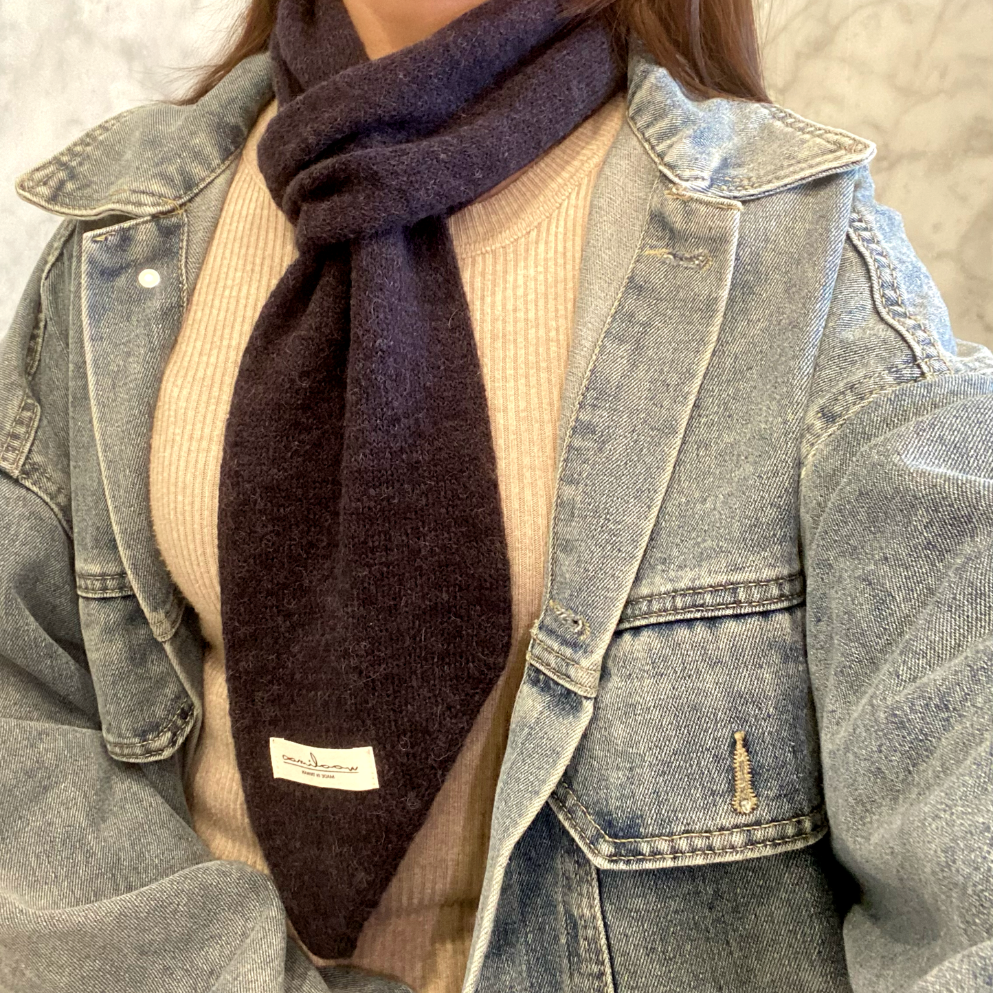 Apricity Alpaca Merino bias neckerchief 斜角小領巾（墨黑）