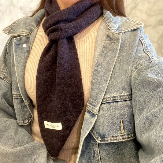 Apricity Alpaca Merino bias neckerchief 斜角小領巾（墨黑）
