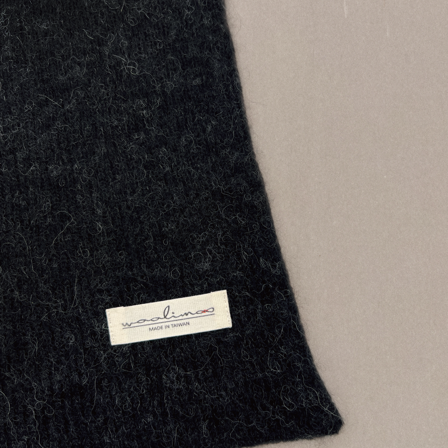 Apricity Alpaca Merino neck warmer 脖圍（墨黑）